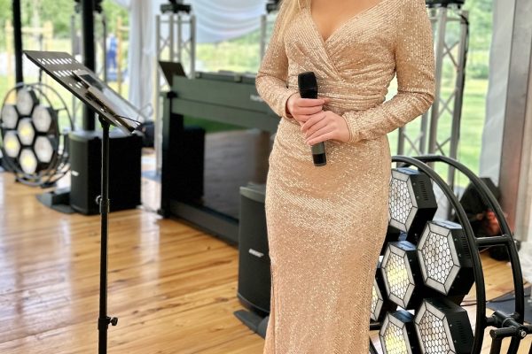 Wokalistka dużego formatu z możliwością występu również na ślubie w kościele lub w plenerze